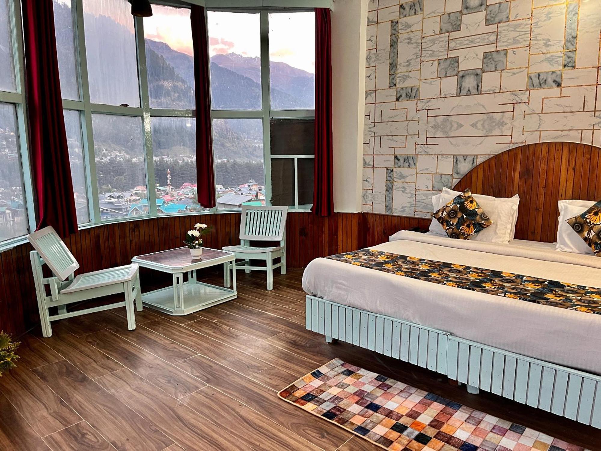 The Hadimba Palace # Mountain View ! Family ! Big Private Parking ! Near To Mall Road