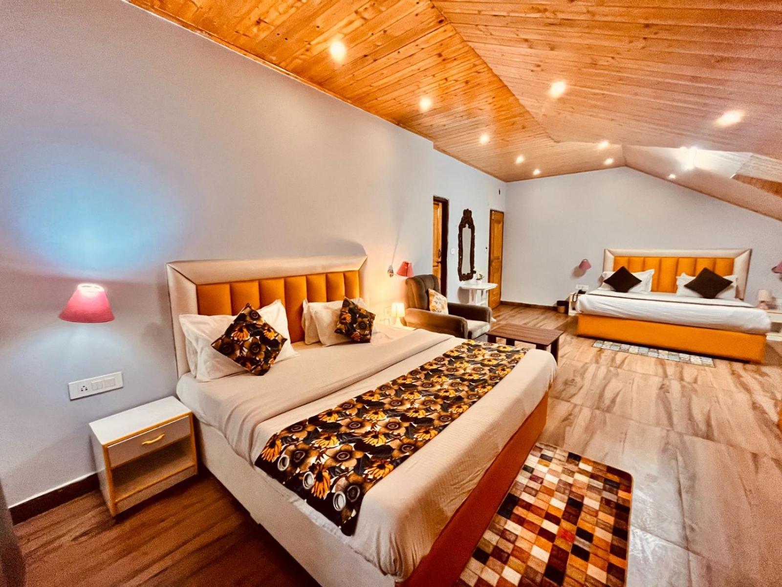 The Hadimba Palace # Mountain View ! Family ! Big Private Parking ! Near To Mall Road 4* Manali (Himachal Pradesh)