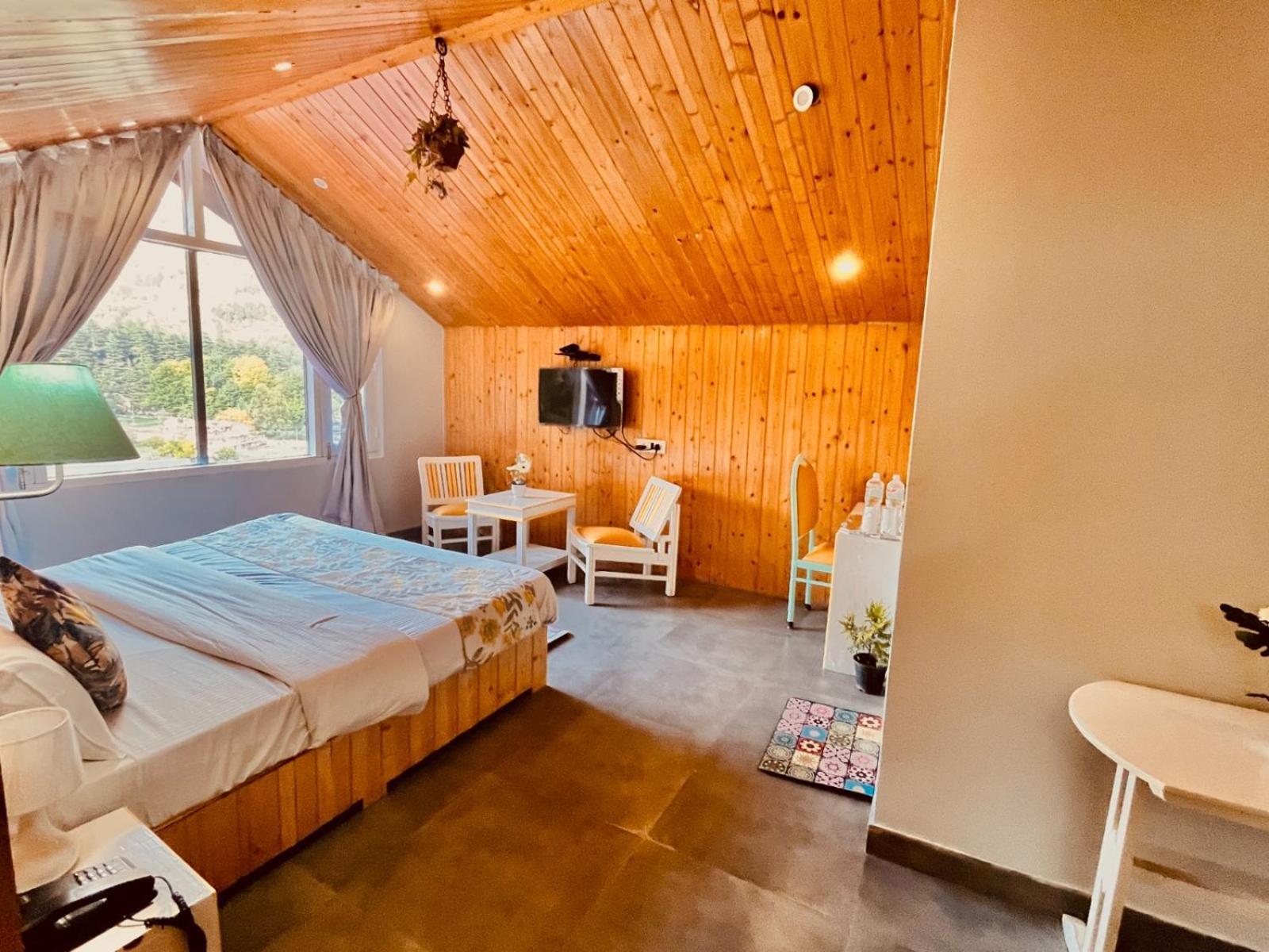 The Hadimba Palace # Mountain View ! Family ! Big Private Parking ! Near To Mall Road Hotel 4*