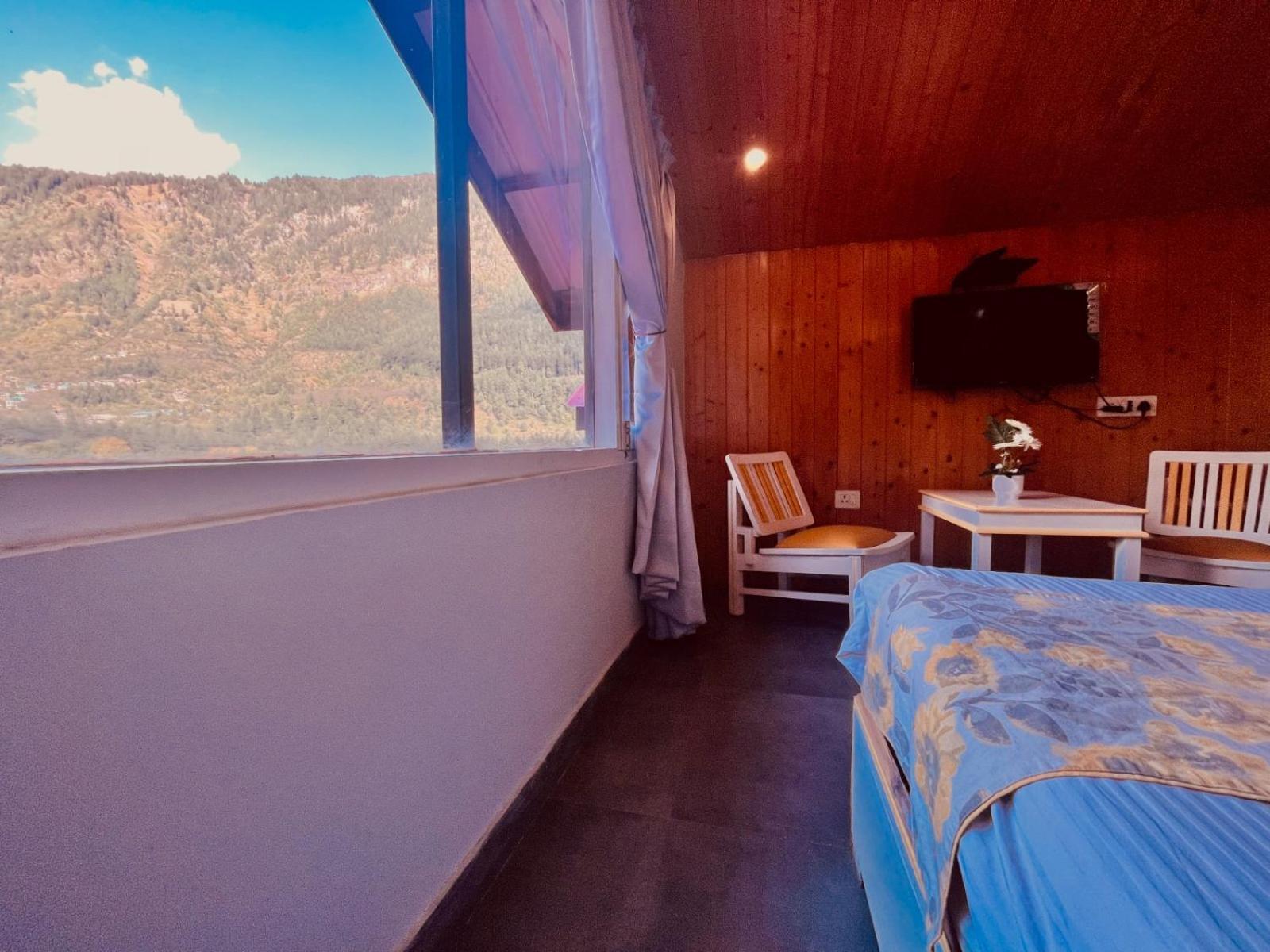 The Hadimba Palace # Mountain View ! Family ! Big Private Parking ! Near To Mall Road Hotel 4*