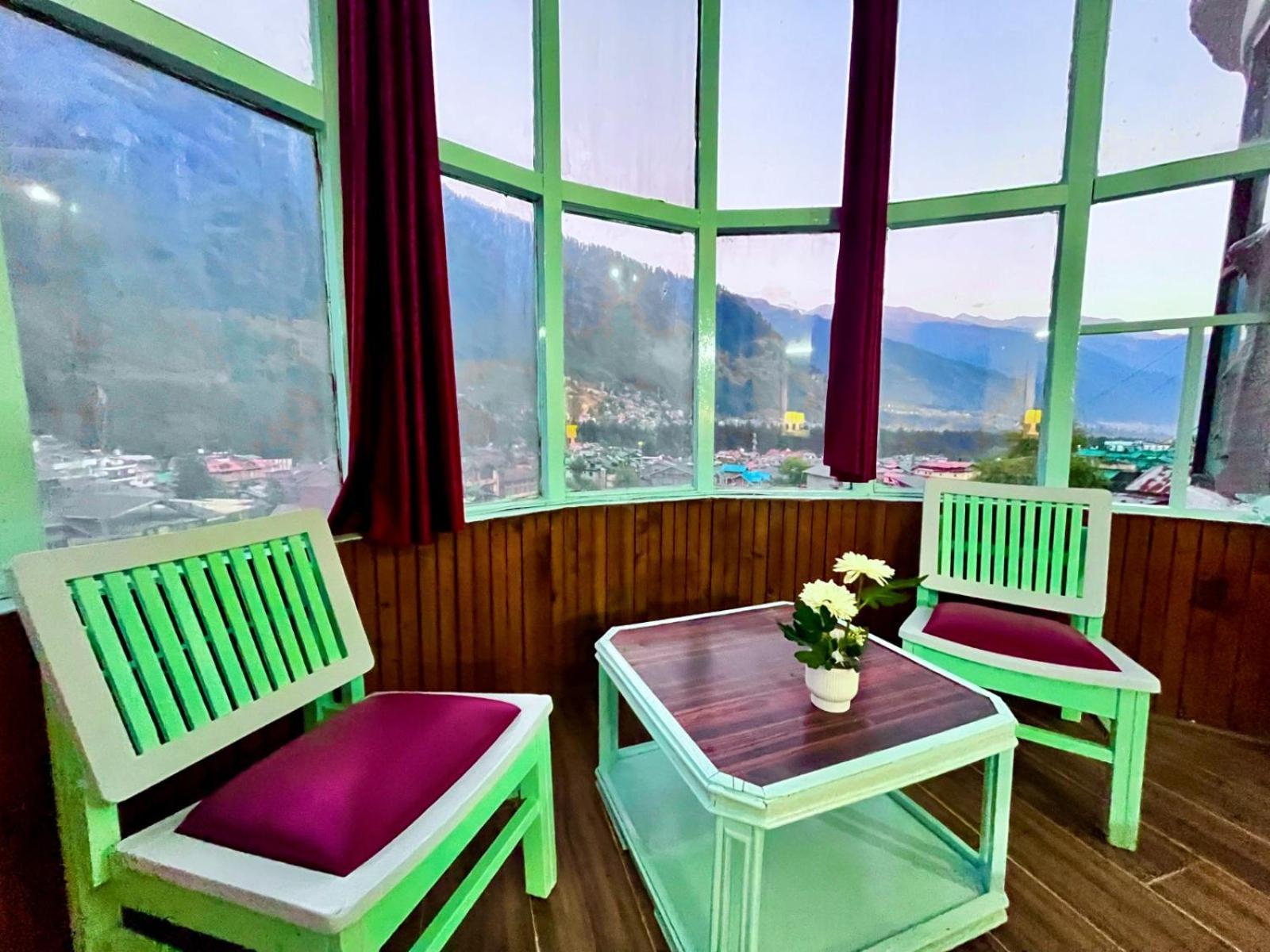 Hotel The Hadimba Palace # Mountain View ! Family ! Big Private Parking ! Near To Mall Road 4*