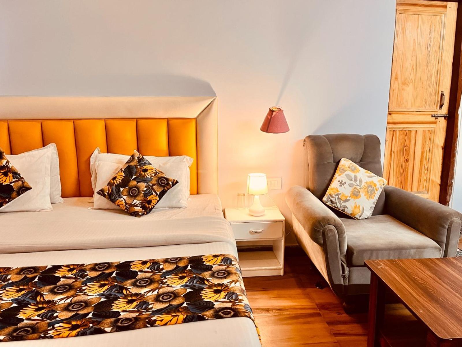 The Hadimba Palace # Mountain View ! Family ! Big Private Parking ! Near To Mall Road 4*