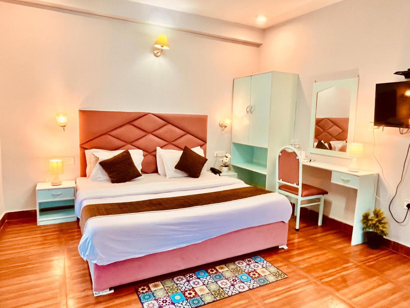 The Hadimba Palace # Mountain View ! Family ! Big Private Parking ! Near To Mall Road