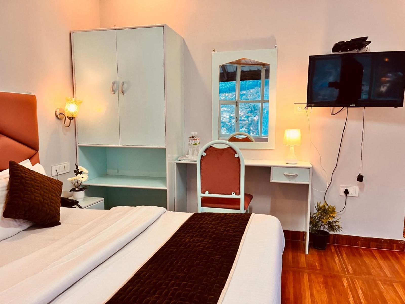 Hotel The Hadimba Palace # Mountain View ! Family ! Big Private Parking ! Near To Mall Road