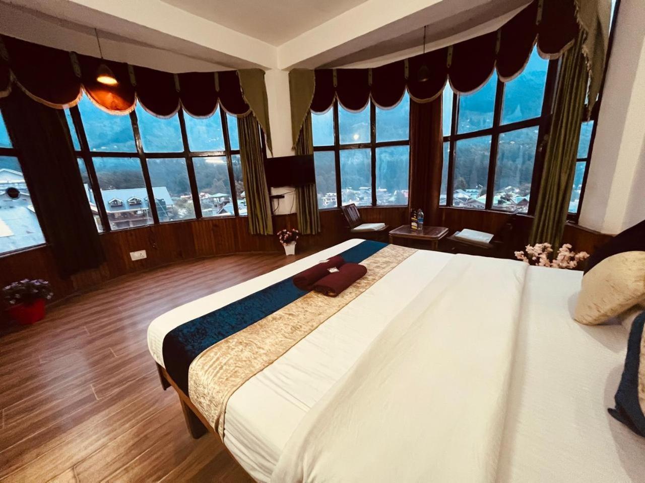 The Hadimba Palace # Mountain View ! Family ! Big Private Parking ! Near To Mall Road Hotel Manali (Himachal Pradesh)