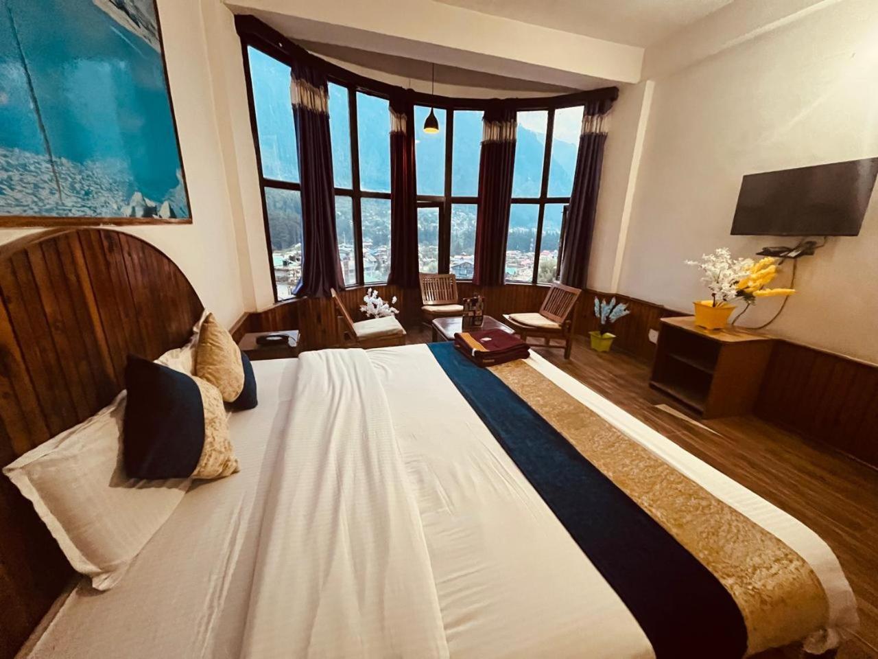 The Hadimba Palace # Mountain View ! Family ! Big Private Parking ! Near To Mall Road