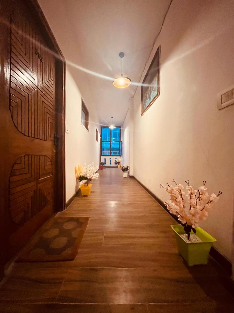 Hotel The Hadimba Palace # Mountain View ! Family ! Big Private Parking ! Near To Mall Road