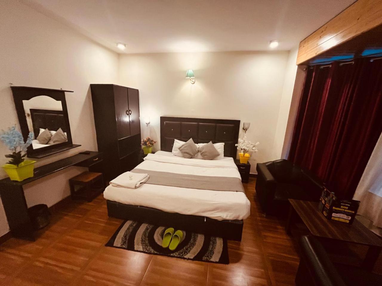 The Hadimba Palace # Mountain View ! Family ! Big Private Parking ! Near To Mall Road 4*