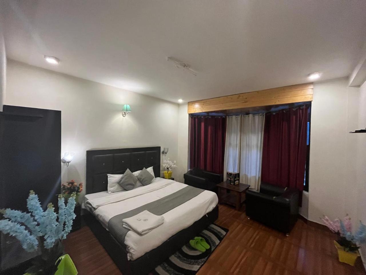 The Hadimba Palace # Mountain View ! Family ! Big Private Parking ! Near To Mall Road